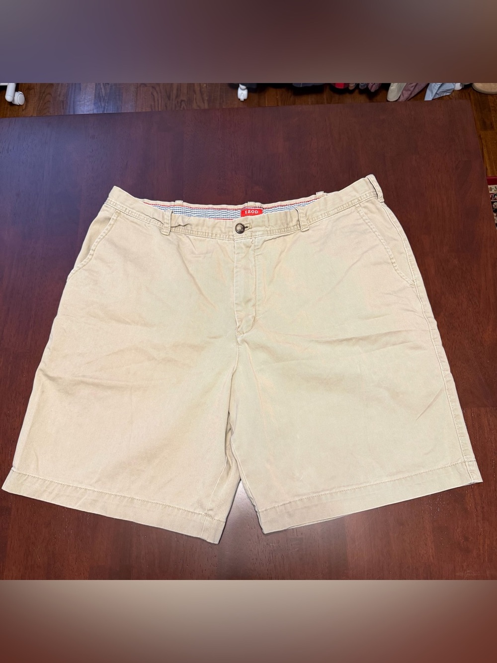 Izod Men's Khaki Flat Front Cotton Shorts
